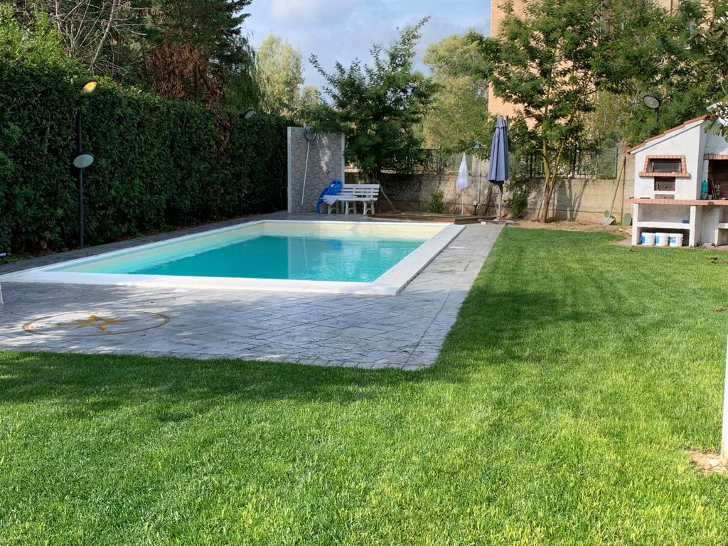Realizzazione piscina interrata con struttura prefabbricata autoportante